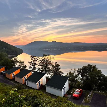 Knotty Pine Cottages, Suites & Motel Rooms Ingonish Exteriér fotografie