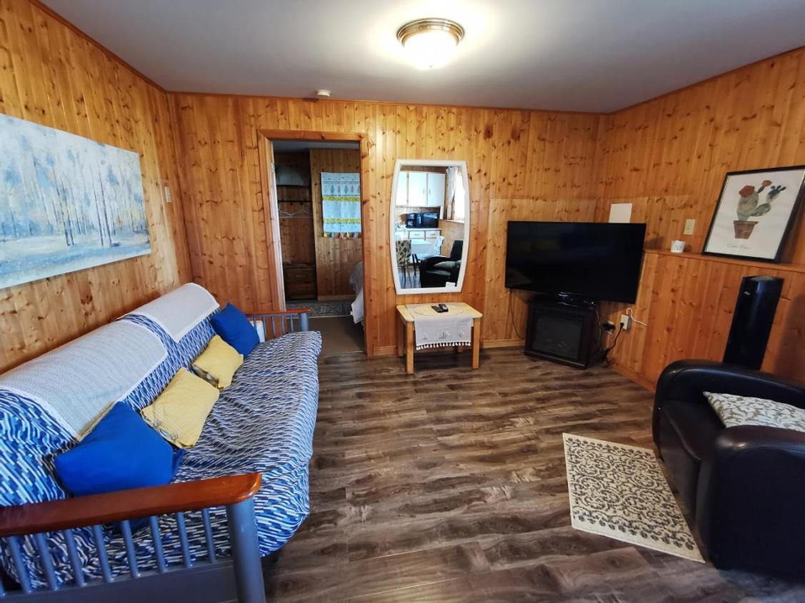 Knotty Pine Cottages, Suites & Motel Rooms Ingonish Exteriér fotografie