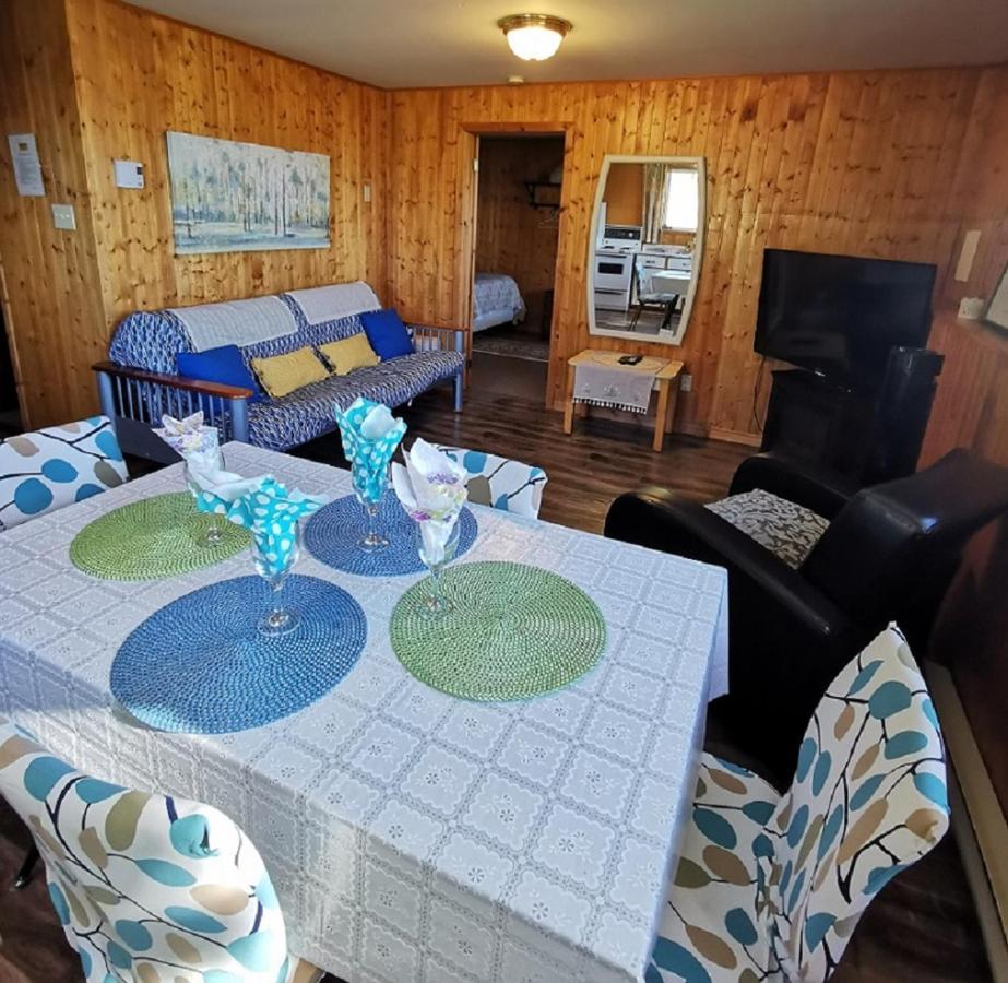 Knotty Pine Cottages, Suites & Motel Rooms Ingonish Exteriér fotografie