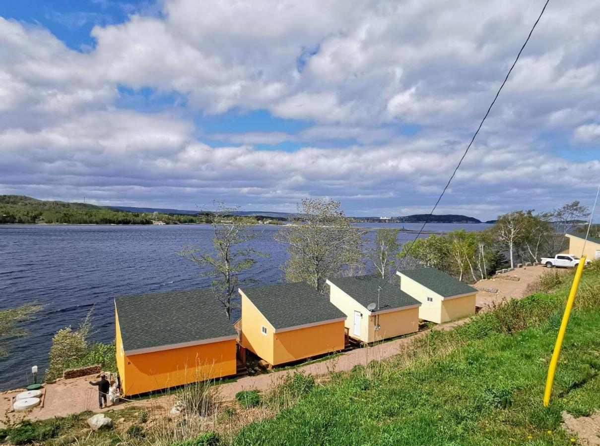 Knotty Pine Cottages, Suites & Motel Rooms Ingonish Exteriér fotografie