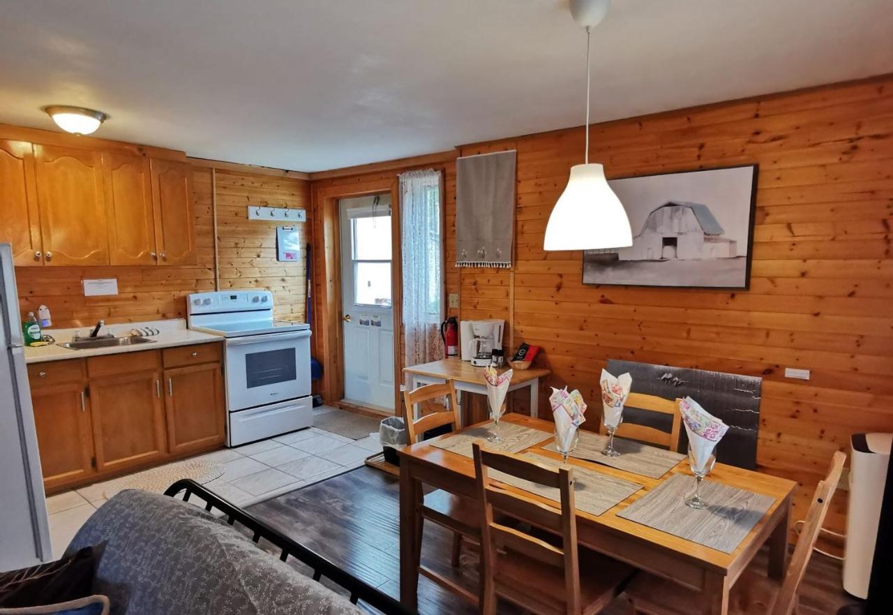 Knotty Pine Cottages, Suites & Motel Rooms Ingonish Exteriér fotografie