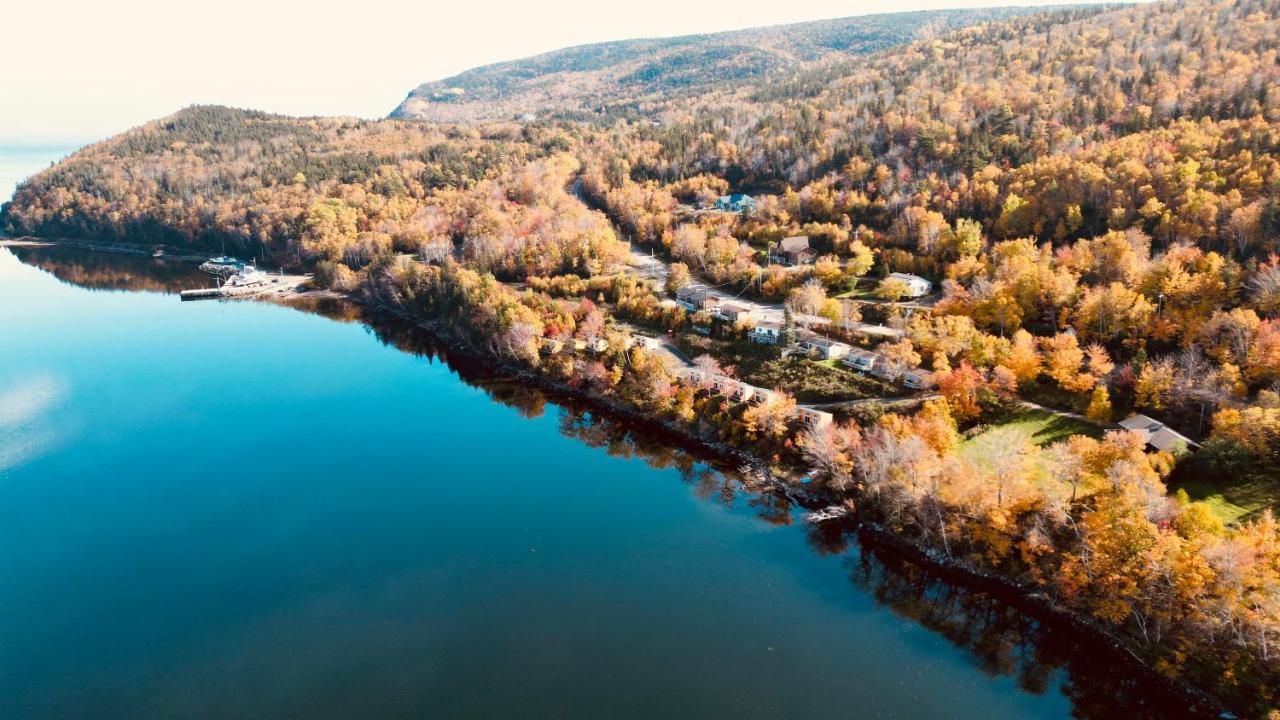 Knotty Pine Cottages, Suites & Motel Rooms Ingonish Exteriér fotografie