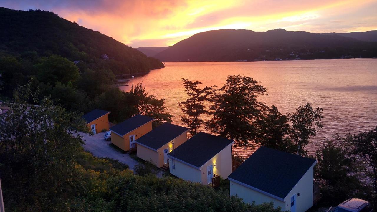Knotty Pine Cottages, Suites & Motel Rooms Ingonish Exteriér fotografie