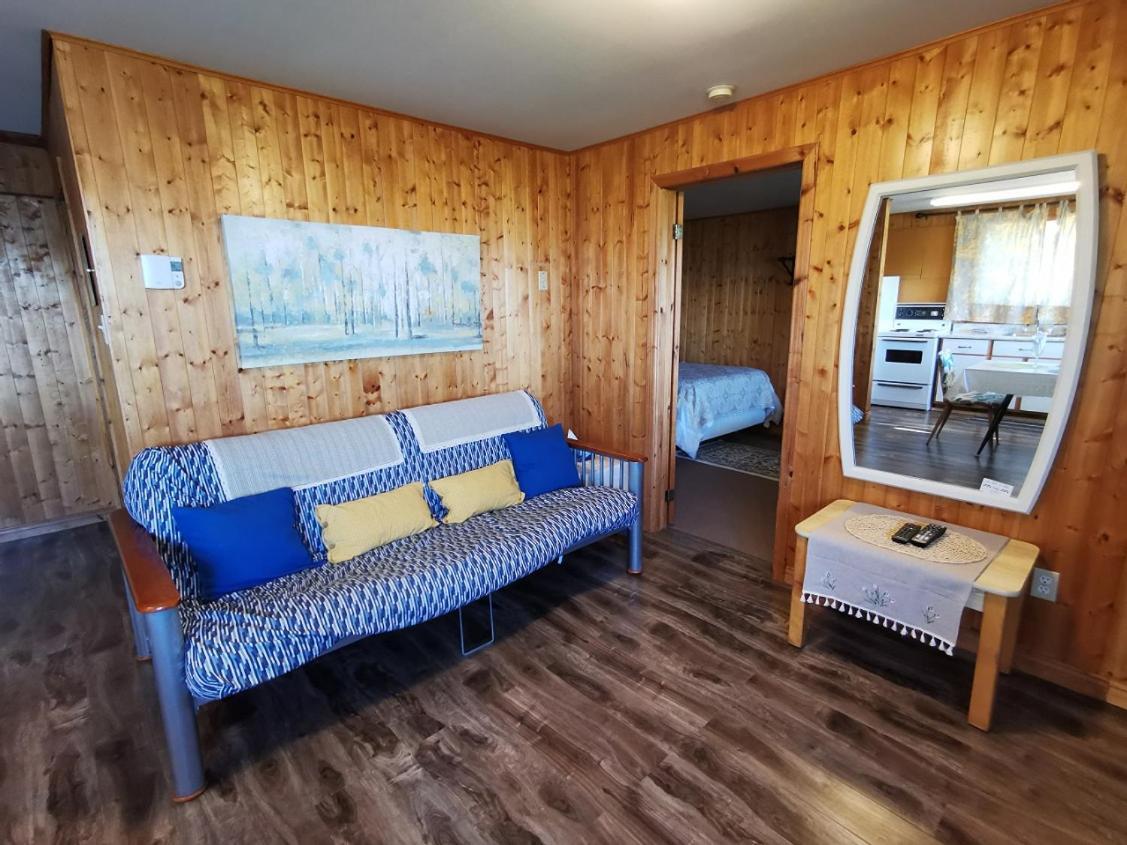 Knotty Pine Cottages, Suites & Motel Rooms Ingonish Exteriér fotografie