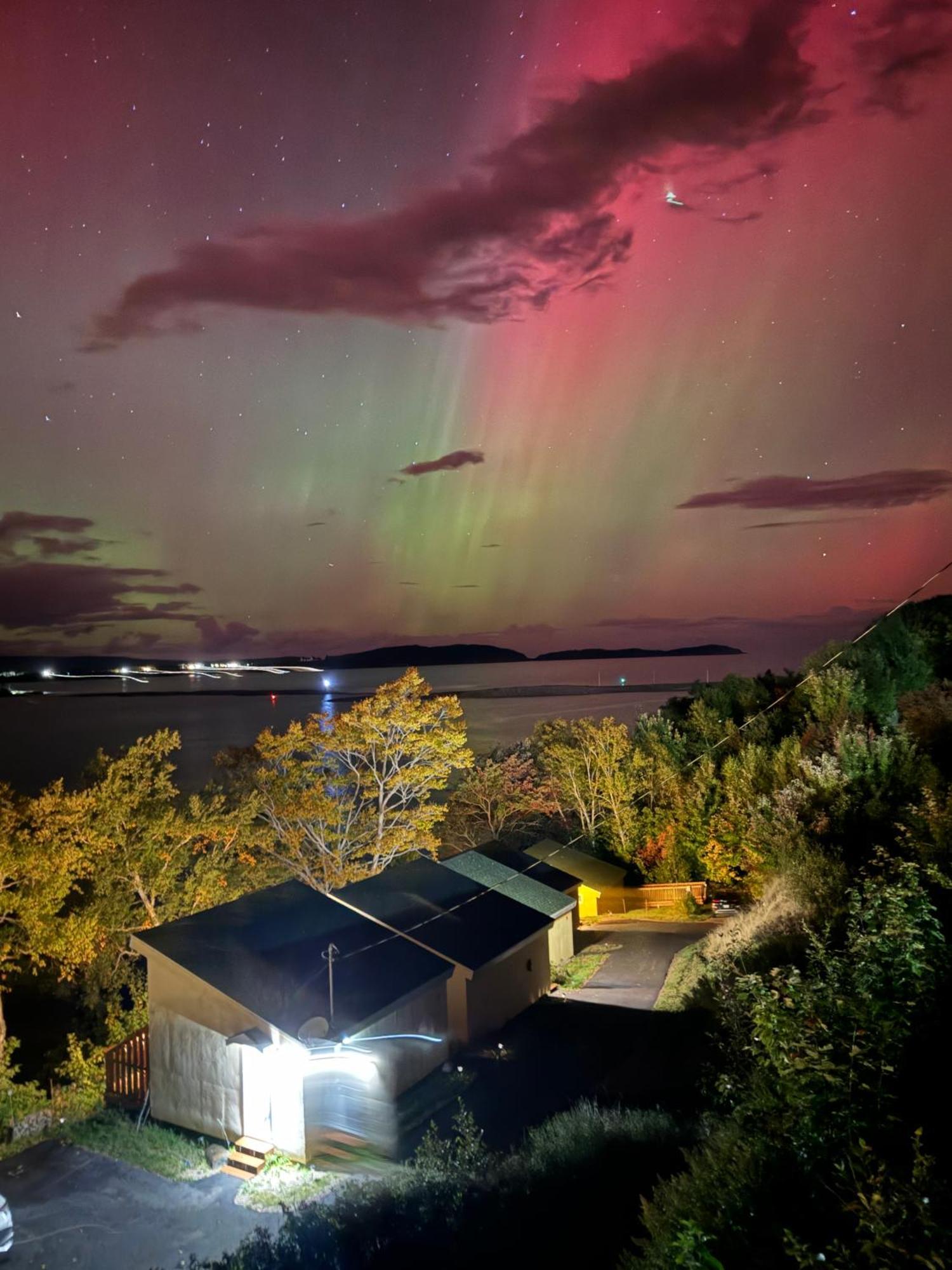 Knotty Pine Cottages, Suites & Motel Rooms Ingonish Exteriér fotografie