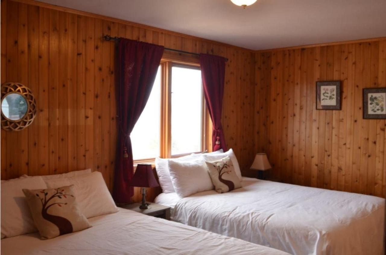Knotty Pine Cottages, Suites & Motel Rooms Ingonish Exteriér fotografie