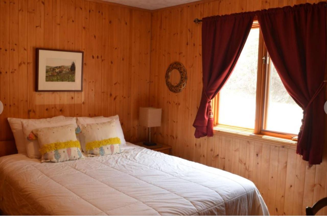 Knotty Pine Cottages, Suites & Motel Rooms Ingonish Exteriér fotografie