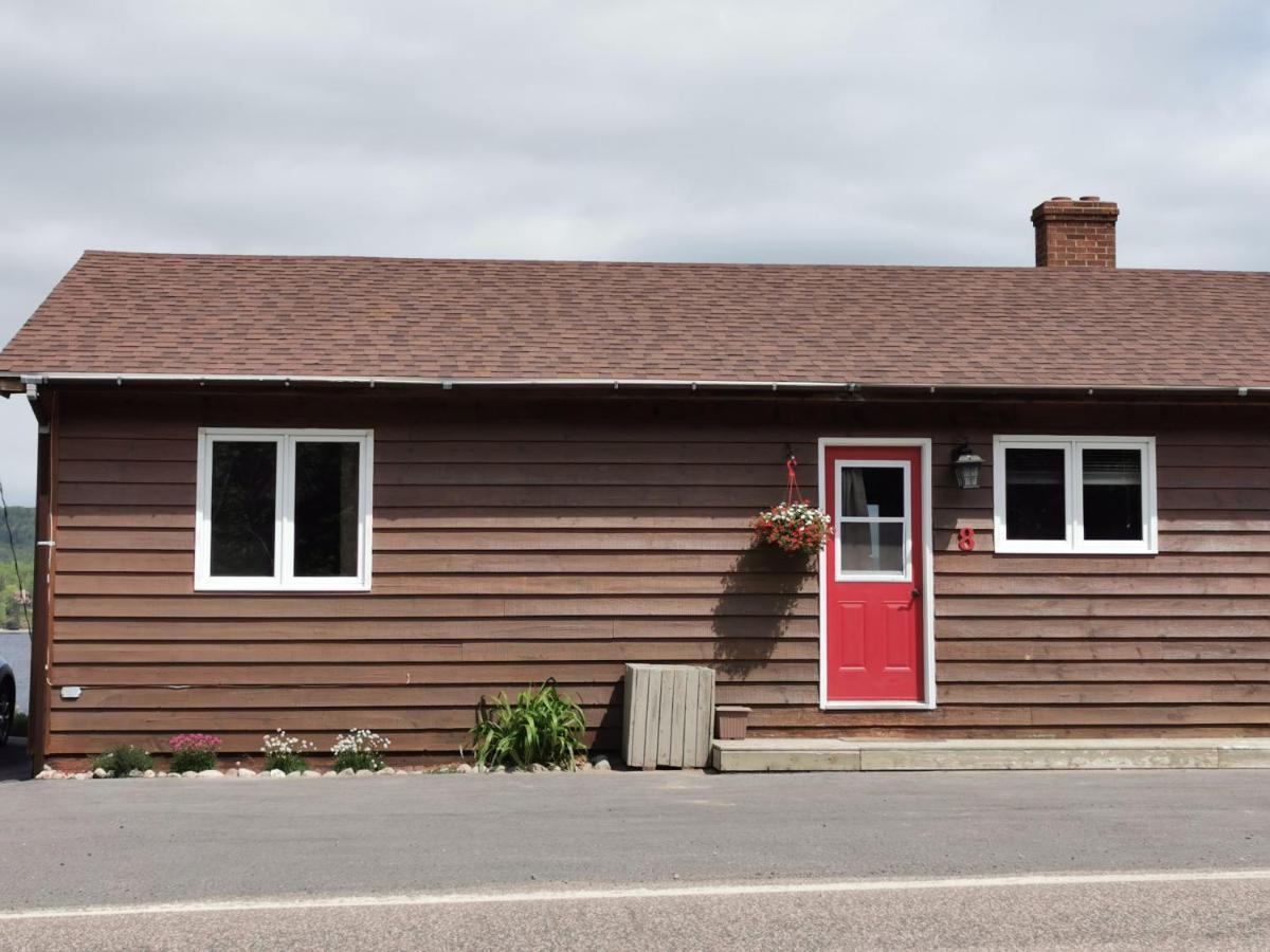 Knotty Pine Cottages, Suites & Motel Rooms Ingonish Exteriér fotografie