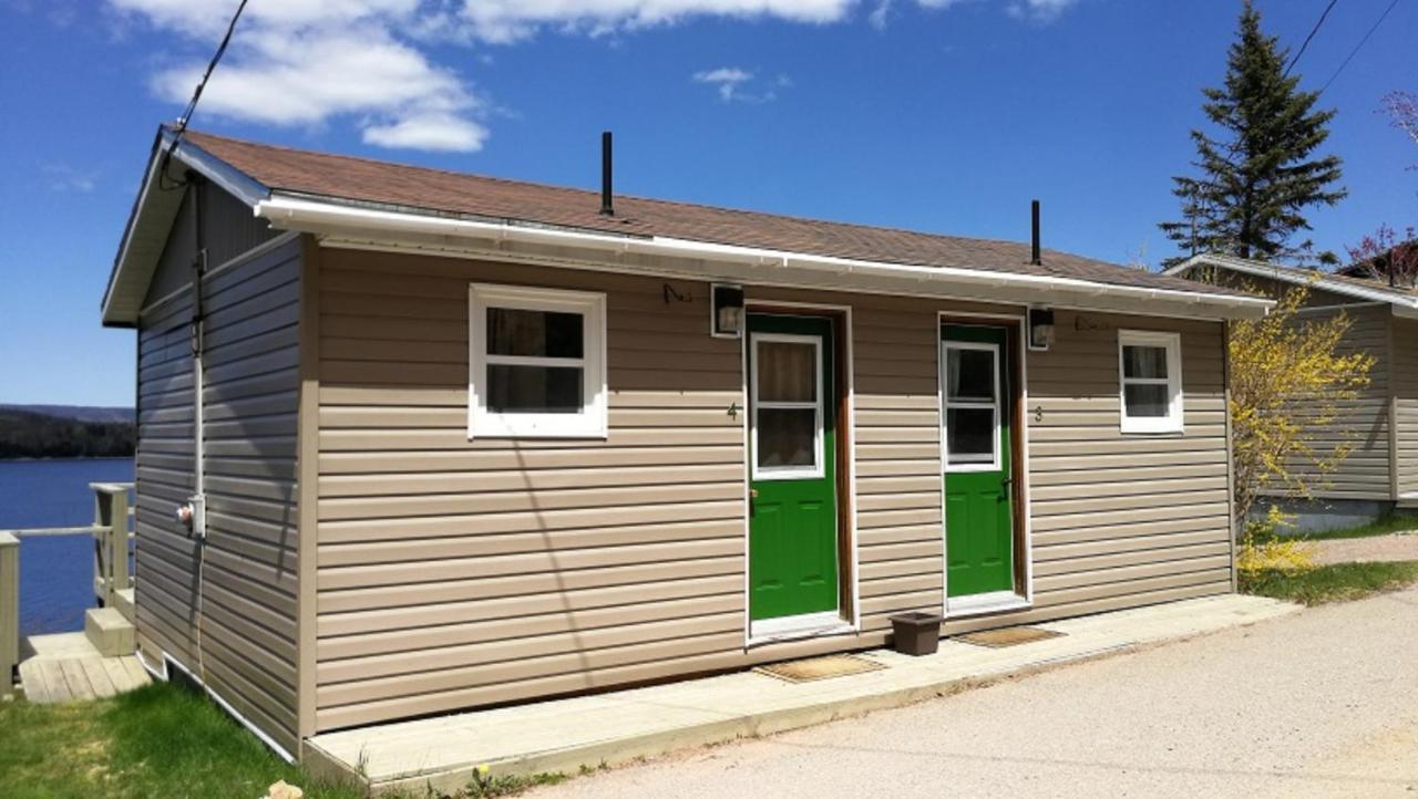 Knotty Pine Cottages, Suites & Motel Rooms Ingonish Exteriér fotografie