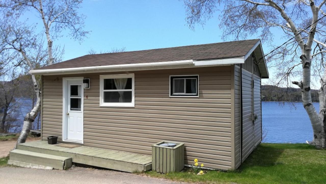 Knotty Pine Cottages, Suites & Motel Rooms Ingonish Exteriér fotografie